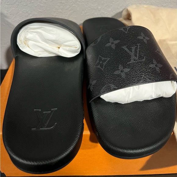- SOLD Brand New Louis Vuitton Waterfront mules (eclipse) - Picture 4 of 6